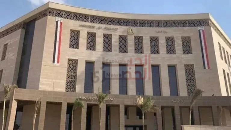 من 7% إلى 12%.. تفاصيل مشروع قانون زيادة علاوة المخاطبين بـ"الخدمة المدنية" 1 2025 5 29 15 20 43 104
