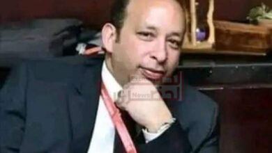 عميد طب قصر العيني جامعة القاهره يتسلم صندوق آلات جراحية تاريخية إهداءً من أسرة رائد الطب "علي باشا إبراهيم" 3 FB IMG 1782677605907