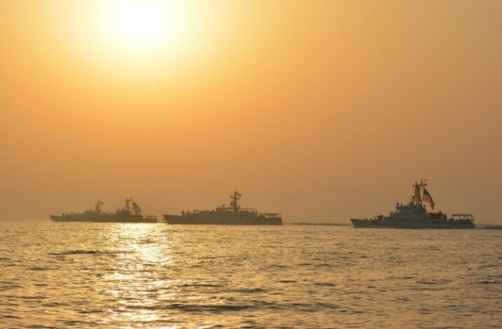 إيران تعلن إغلاق مضيق هرمز بالكامل وتحذر السفن من العبور وسط تصعيد عسكري خطير 1 IMG 20260611 104017