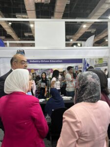رئيس جامعة العاصمة: نقدم برامج أكاديمية تواكب متطلبات سوق العمل في معرض EDU GATE 2 1 11