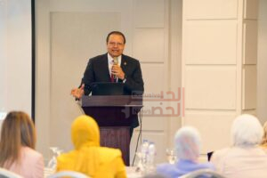 رئيس هيئة الاعتماد والرقابة الصحية ونائب وزير الصحة والسكان لشئون السكان يفتتحان البرنامج التدريبي لمراجعي معايير المنشآت الصحية الصديقة للأم والطفل. 2 14 1