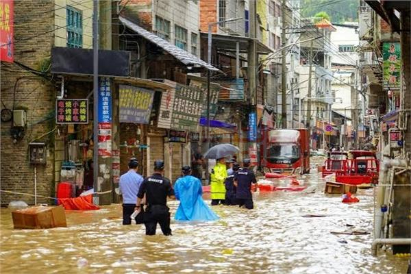عاجل.. 39 قتيلا على الأقل في فيضانات الصين وبدء عملية إزالة المخلفات 1 فيضان الصين