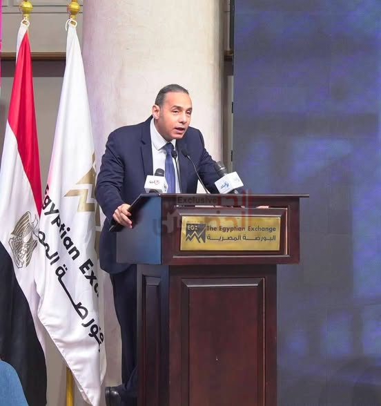 د.إسلام عزام رئيس الرقابة المالية يلقي الكلمة الافتتاحية في مؤتمر البورصة عن الحزمة الضريبية الجديدة 4 1 6