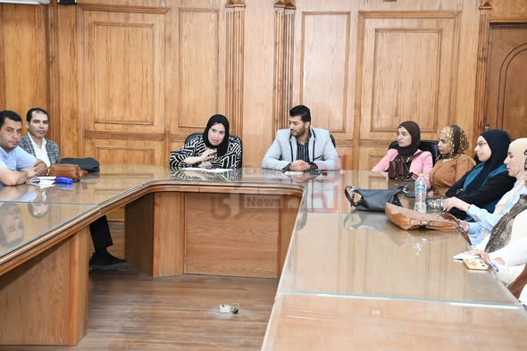 الاجتماع الثالث للجنة العليا للمؤتمر الثامن للدراسات العليا والبحوث بجامعة قناة السويس يتابع الاستعدادات النهائية قبل انطلاقه.... 1 44 3