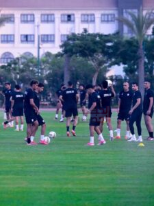 بمشاركة السعيد وشيكوبانزا .. الزمالك يخوص تدريباته بالدفاع الجوي 3 الزمالك