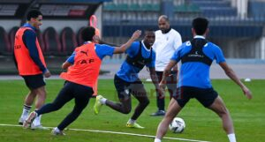 بمشاركة السعيد وشيكوبانزا .. الزمالك يخوص تدريباته بالدفاع الجوي 2 الزمالك