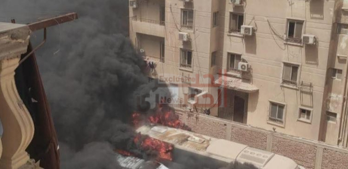 حريق بأتوبيسات مدرسة الواحة في المقطم.. والحماية المدنية تكافح النيران 1 IMG 20260819 163141