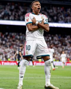 مبابى يقود ريال مدريد لصدارة الدورى الإسبانى بالفوز على ريال سوسيداد 5 ريال مدريد